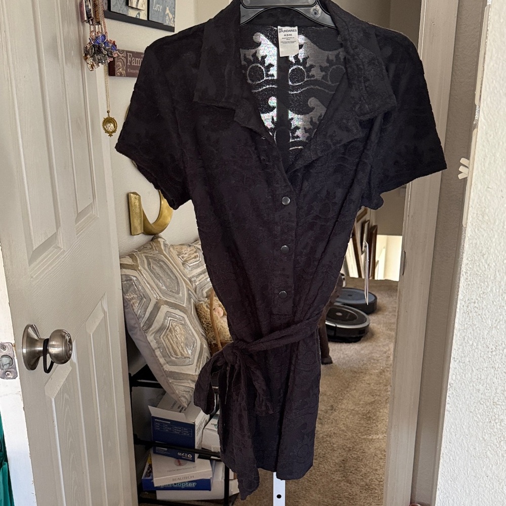 Medium Navy blue Romper Cover up
Nice summery design .